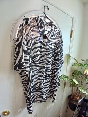 Expose Zebra Print Button Down ***With Flaws***